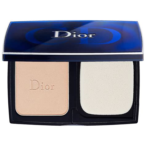 dior diorskin forever compact.